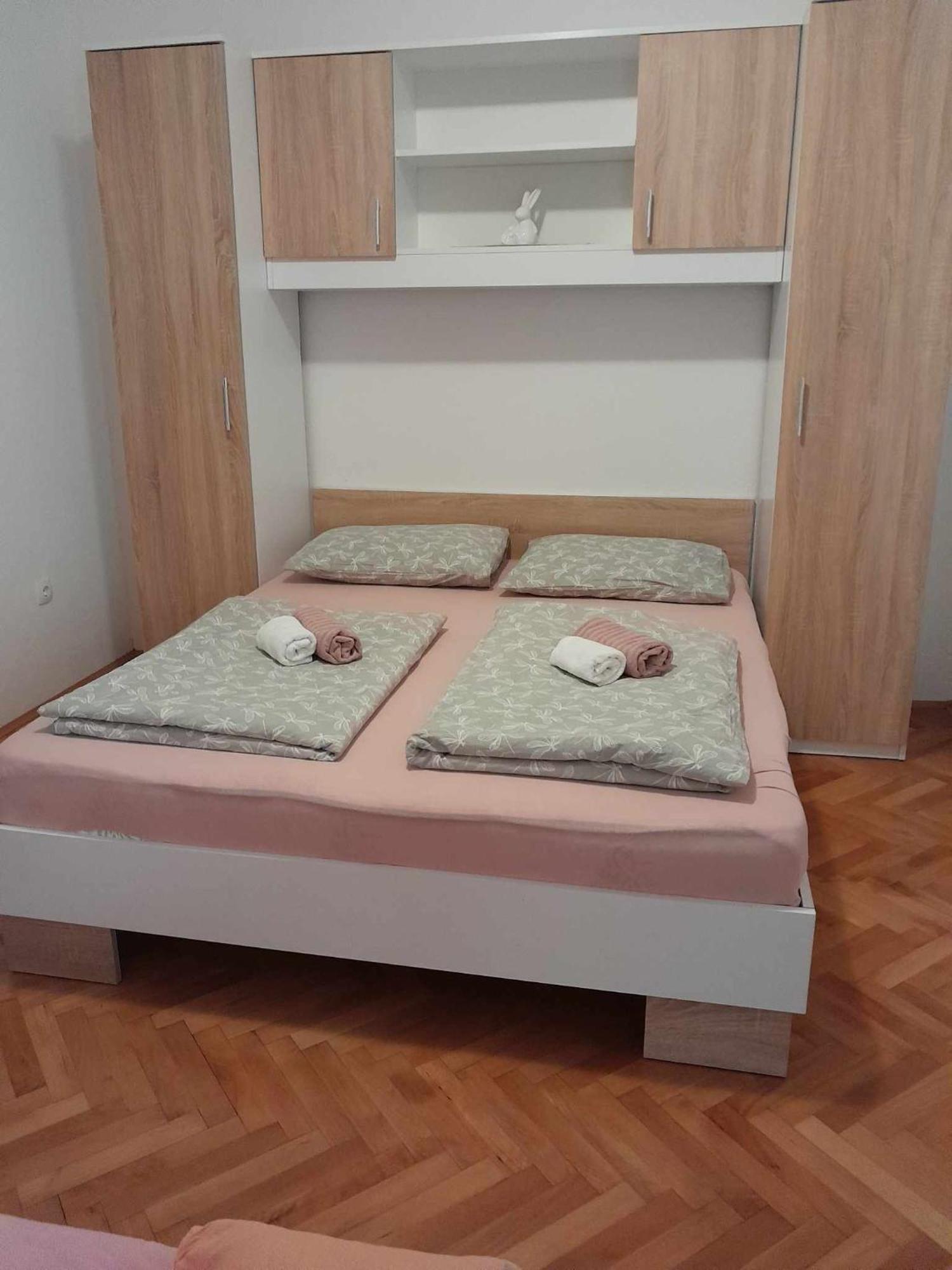 Apartman Larus Starigrad Paklenica Exterior foto